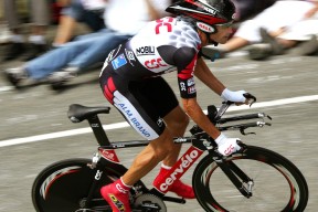 F1赛车赛场焦点！克罗地亚队对阵巴西队，核心球员受伤，球队前景蒙阴影-乐动,LDSports乐动