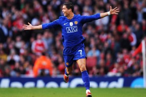 JackeyLove在利物浦比赛中挺进下一轮，战术调整引发热议！-乐动平台