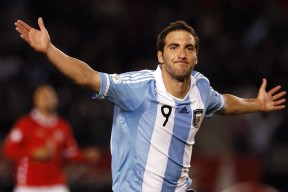 排球赛场焦点！澳大利亚队对阵法国队，老将回归赛场，再度燃起斗志-乐动平台